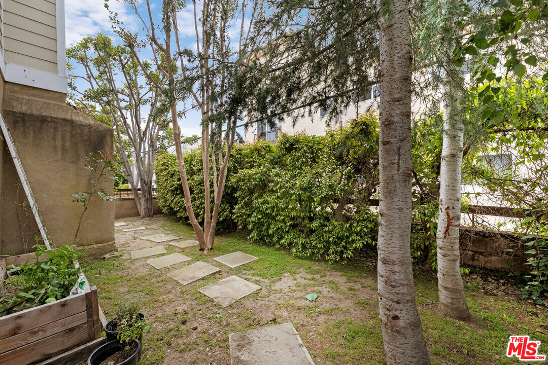 1717 Stoner Ave Unit: 105