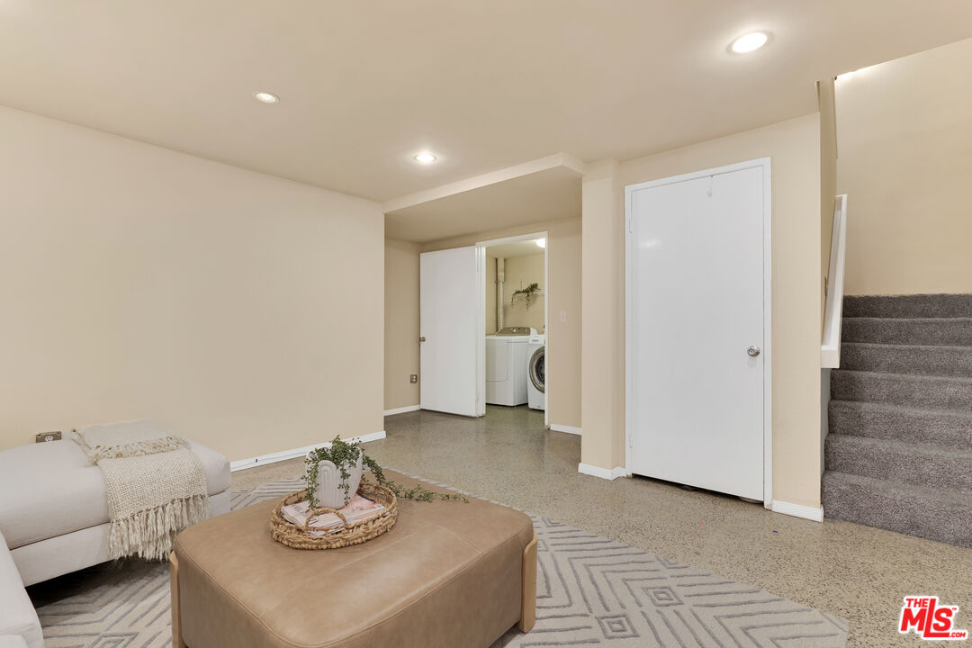 1717 Stoner Ave Unit: 105