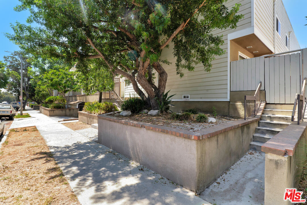 1717 Stoner Ave Unit: 105
