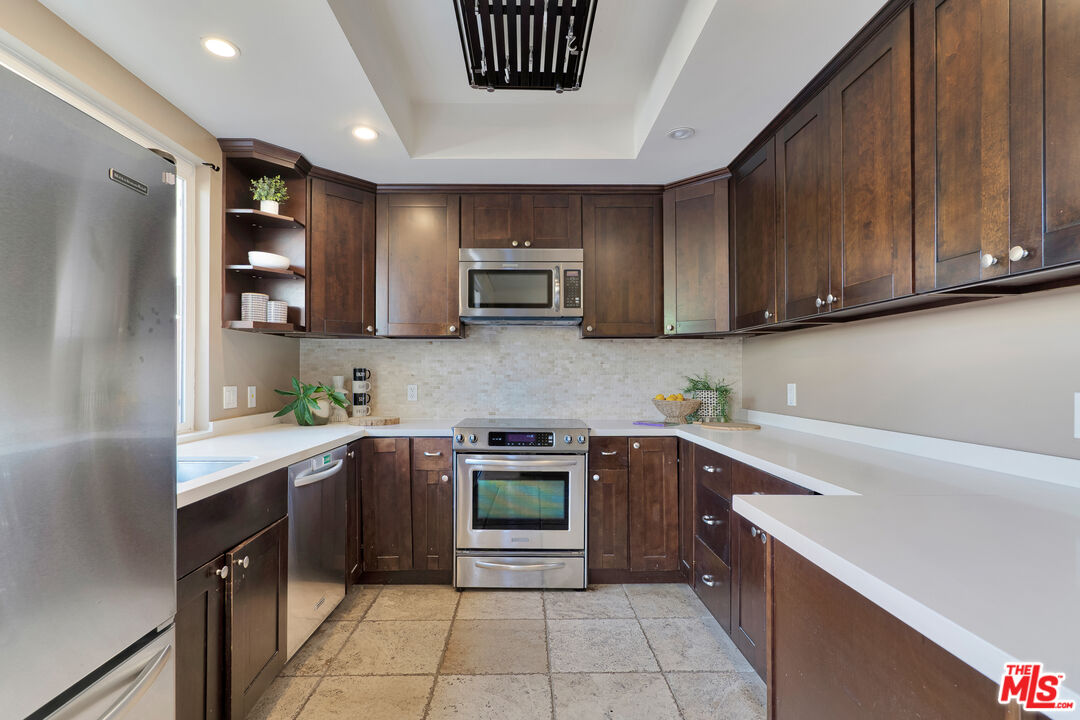 1717 Stoner Ave Unit: 105