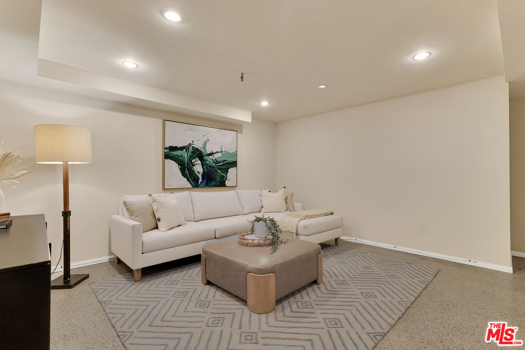 1717 Stoner Ave Unit: 105
