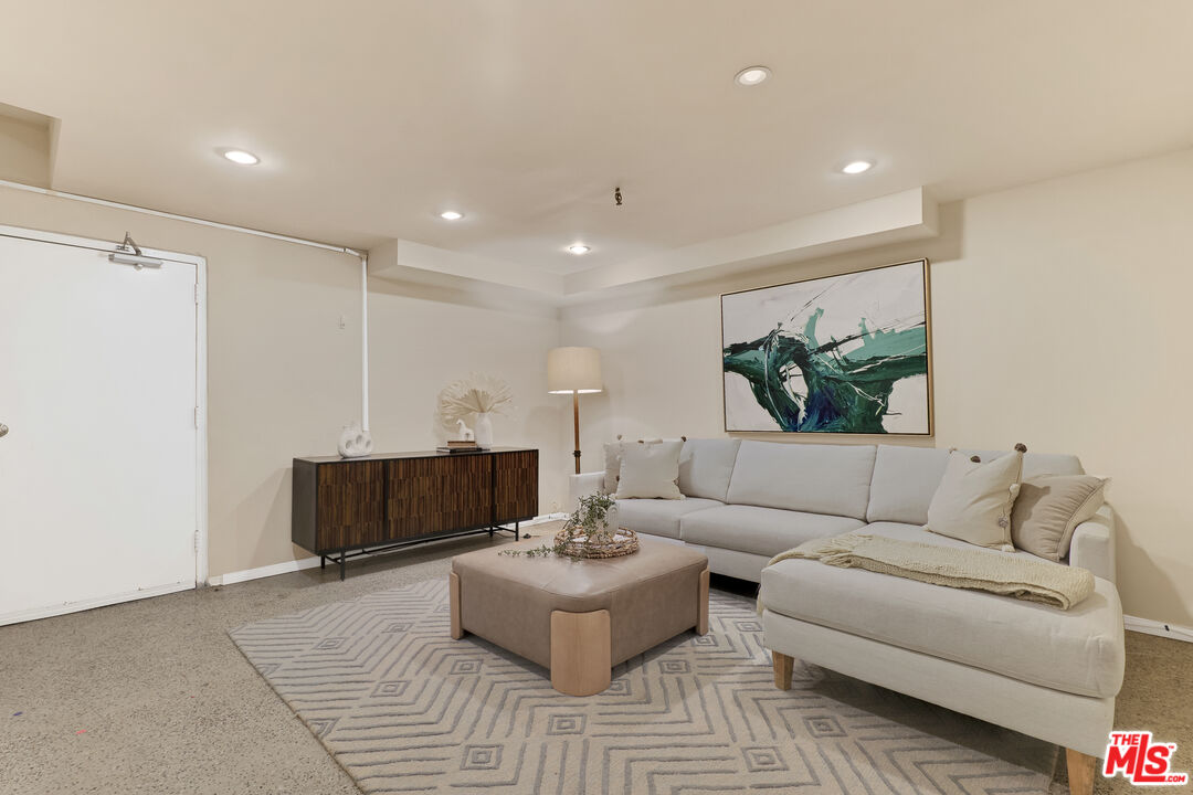 1717 Stoner Ave Unit: 105