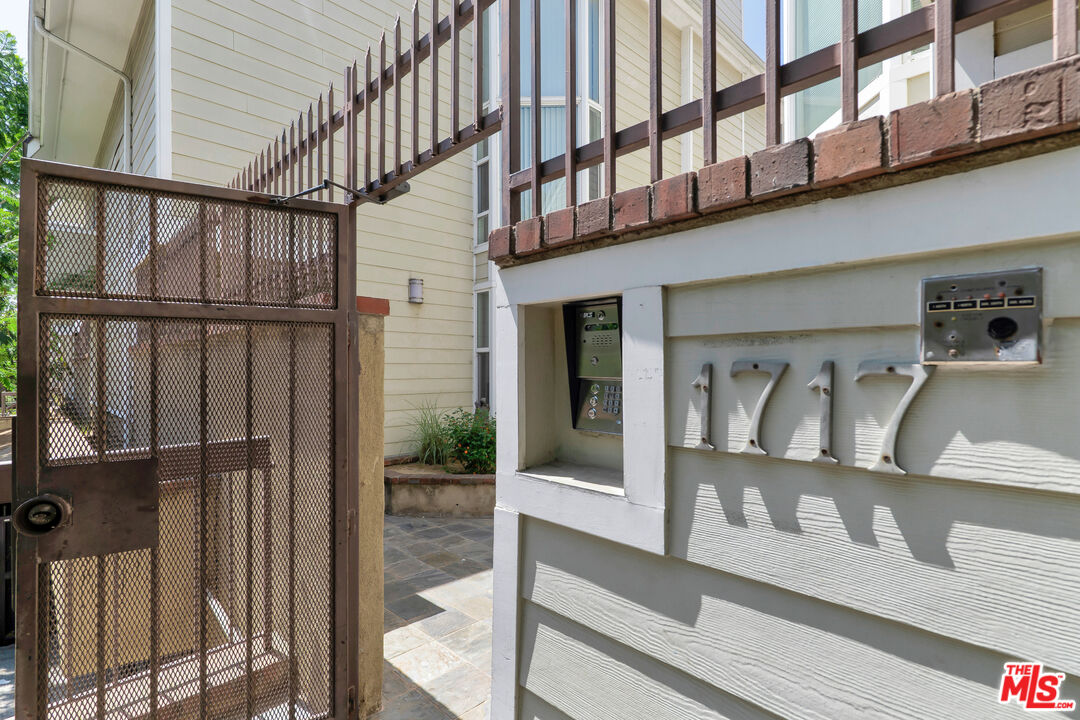 1717 Stoner Ave Unit: 105