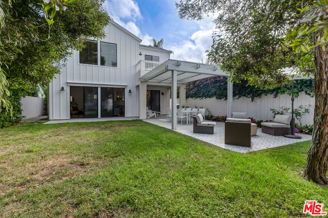 2421 Louella Ave