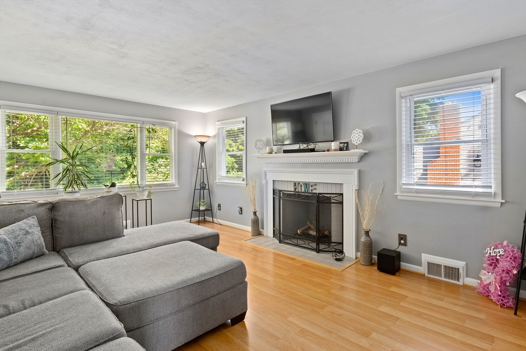 187 Ashland Ave