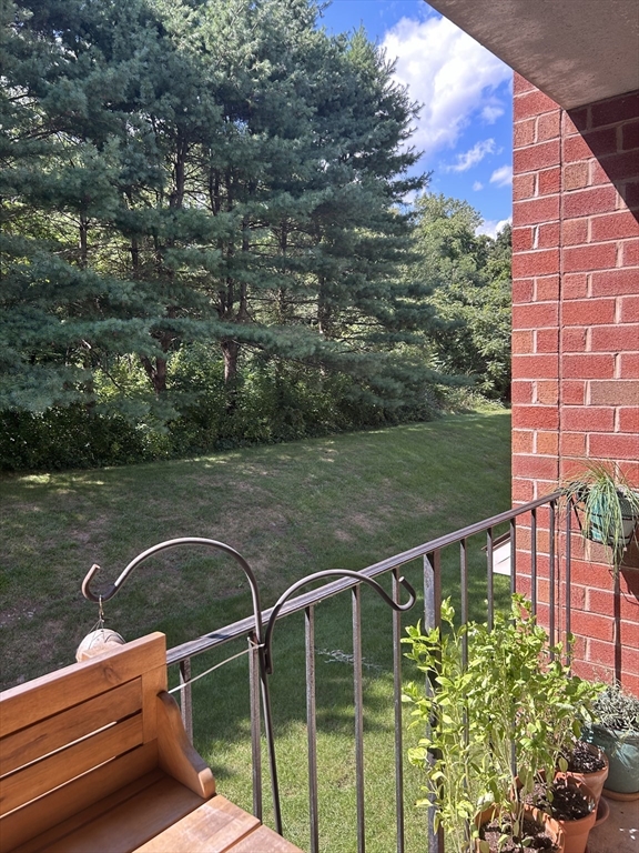 32 Maple Crest Cir # G