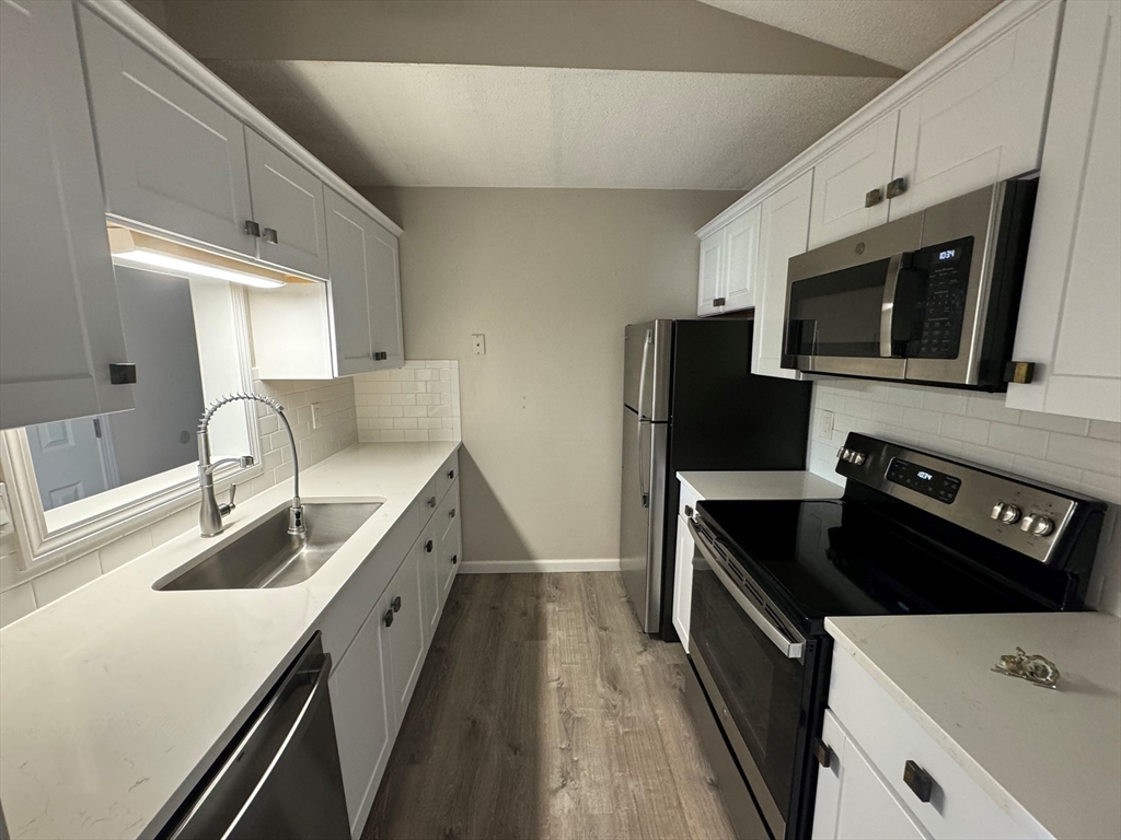 20 Maple Crest Circle # i