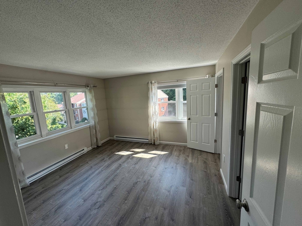 20 Maple Crest Circle # i