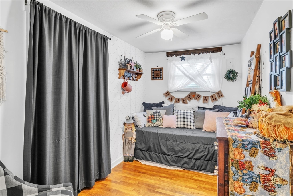 101 Regal St