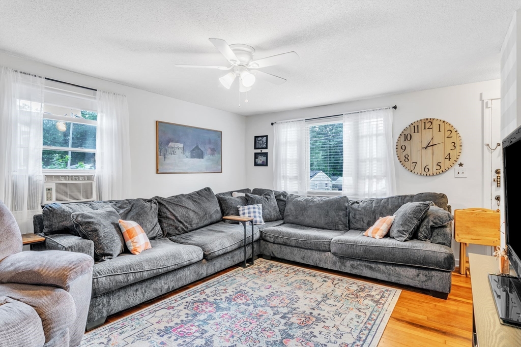 101 Regal St