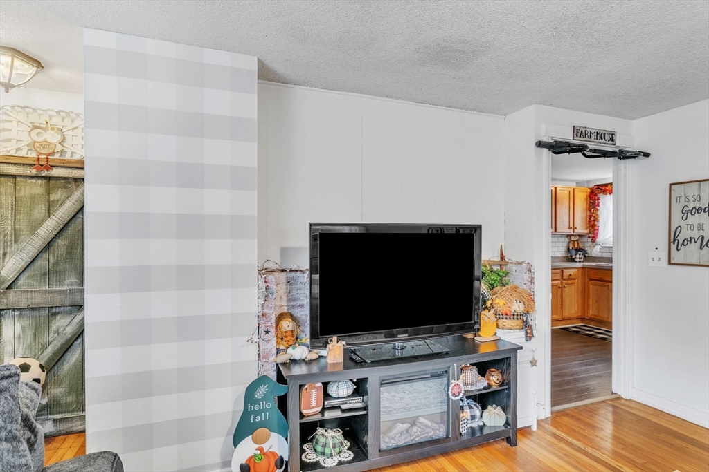101 Regal St