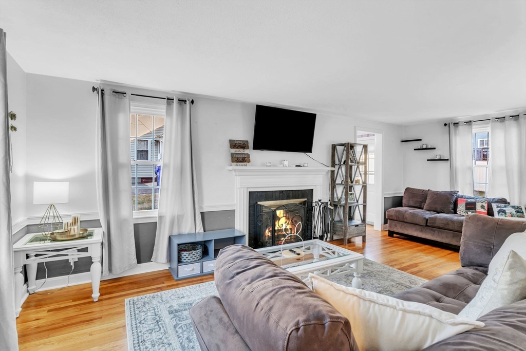 39 Hartwick St