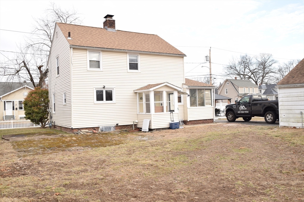 26 Haskins St