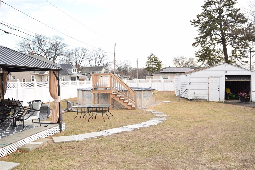 26 Haskins St