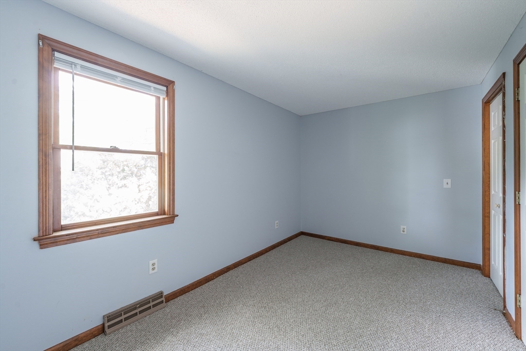 34 Luden St