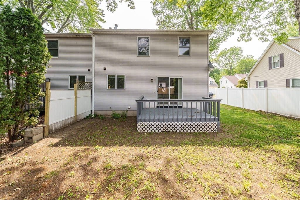 34 Luden St