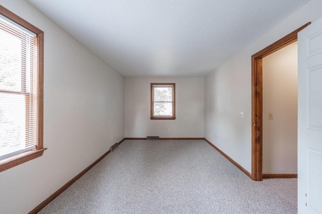 34 Luden St