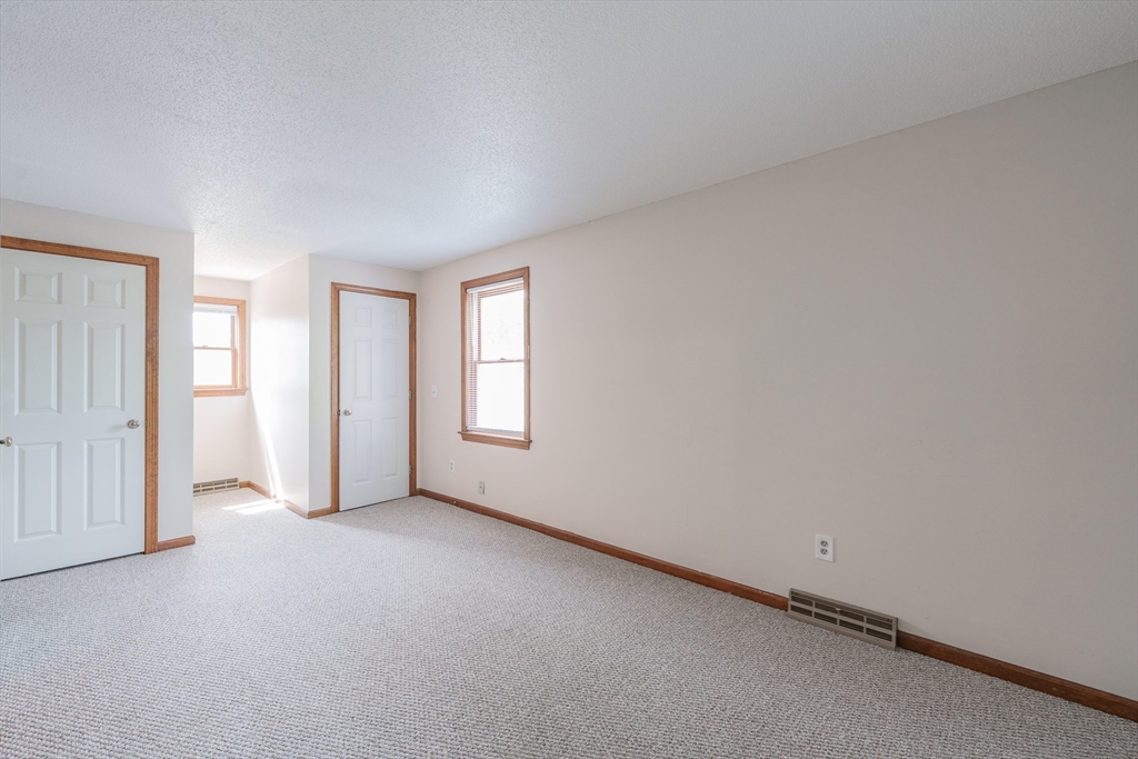 34 Luden St