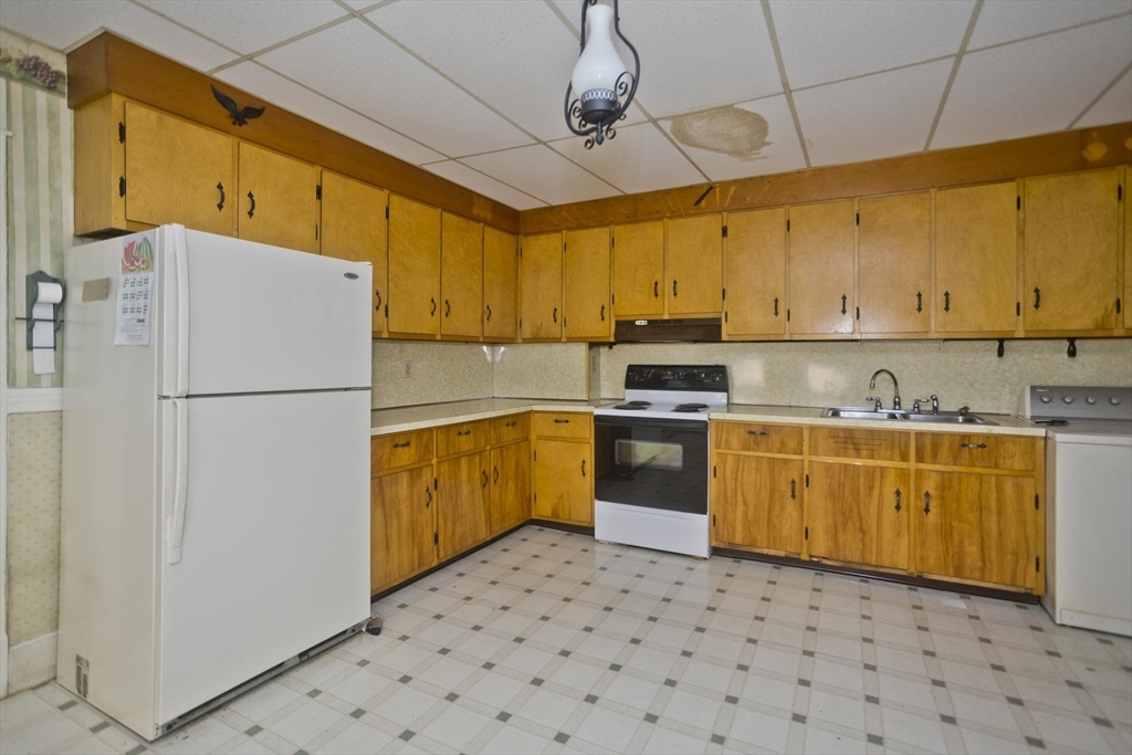 329 Hampden