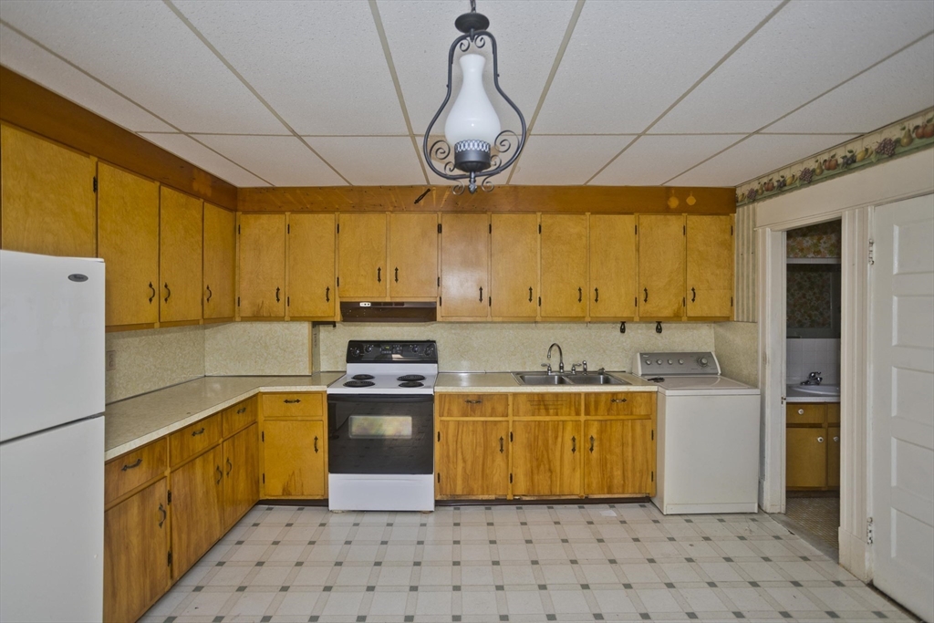 329 Hampden