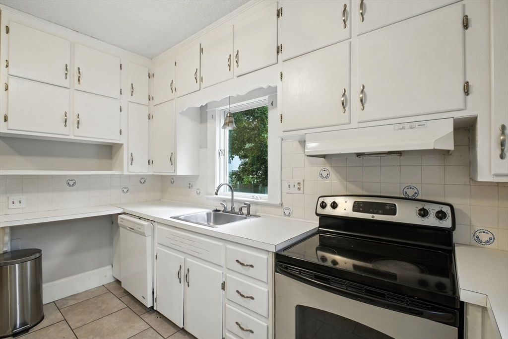 2306 Wilbraham Rd