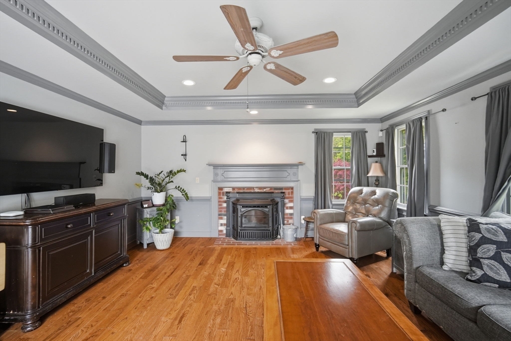7 Crestwood Rd