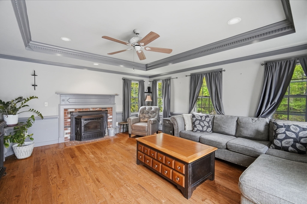 7 Crestwood Rd