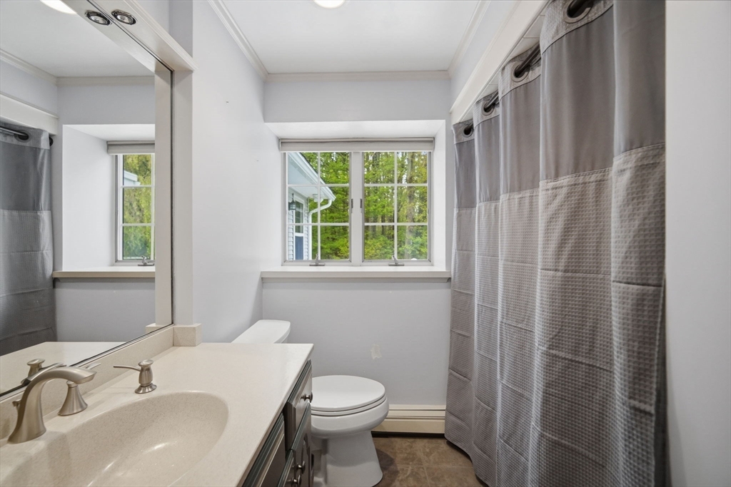 7 Crestwood Rd
