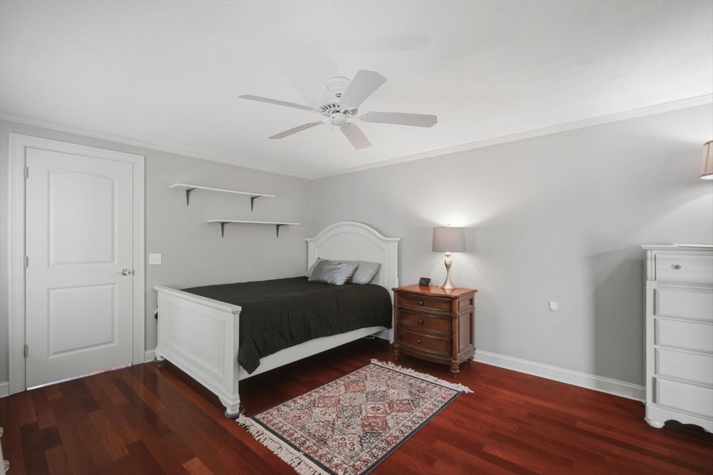 7 Crestwood Rd