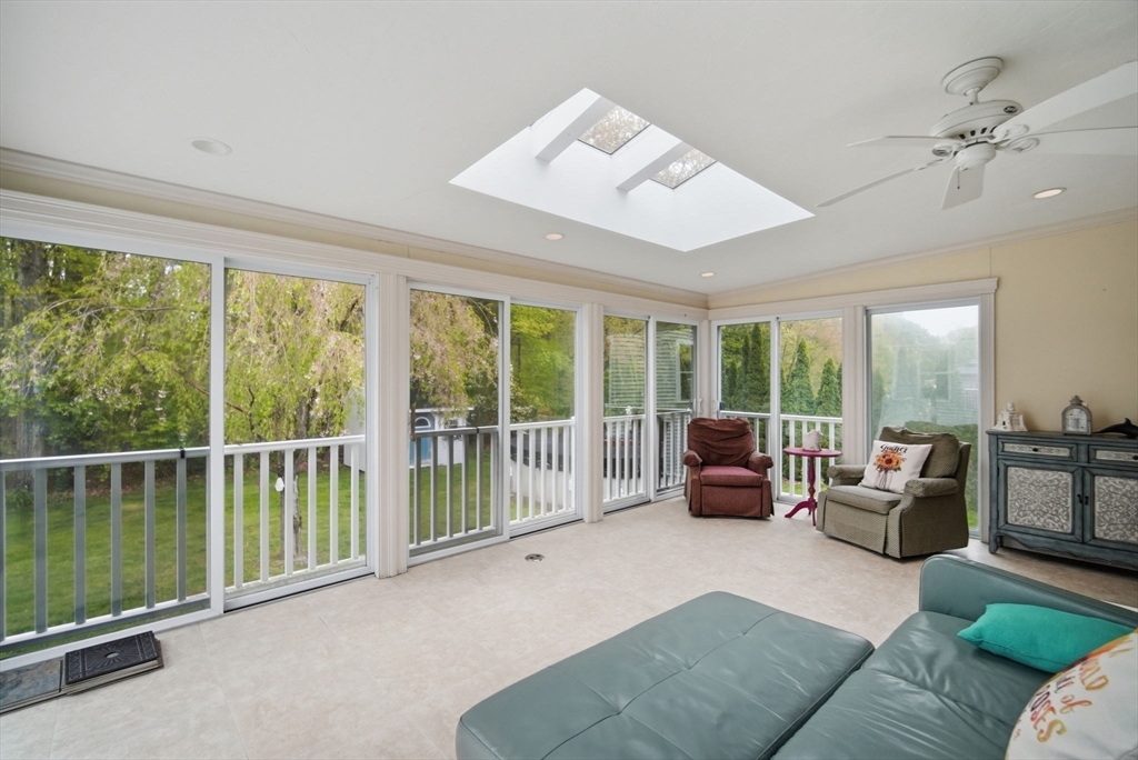 7 Crestwood Rd