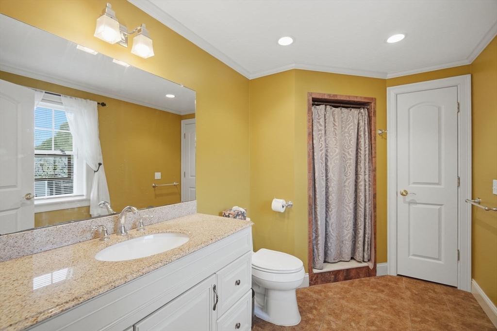 7 Crestwood Rd