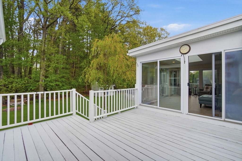 7 Crestwood Rd