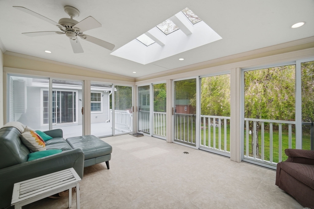 7 Crestwood Rd