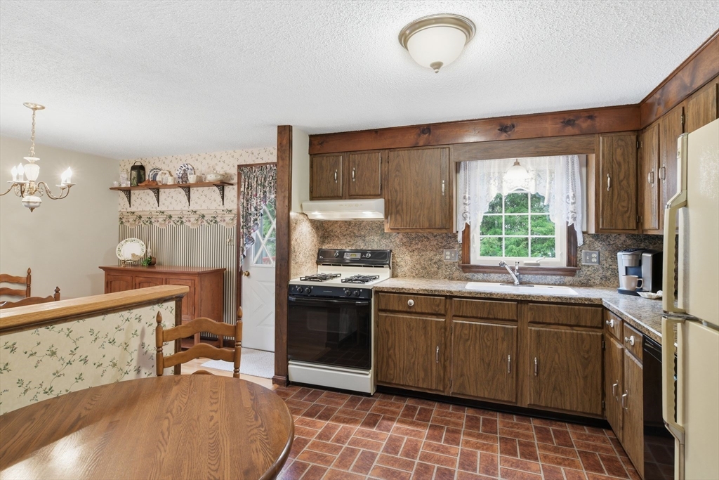68 Deep Field Rd
