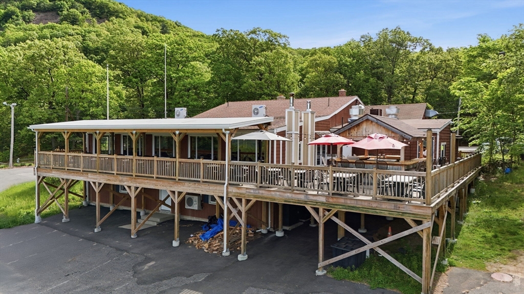 100 Mountain Rd