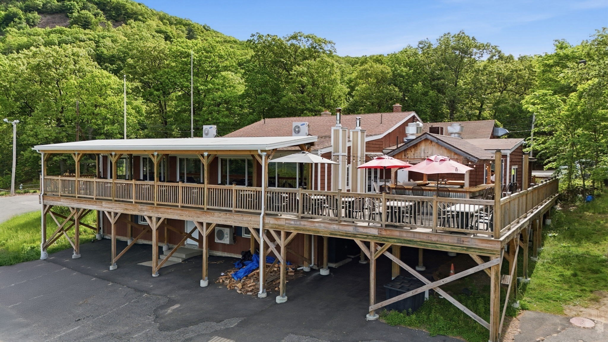 100 Mountain Rd