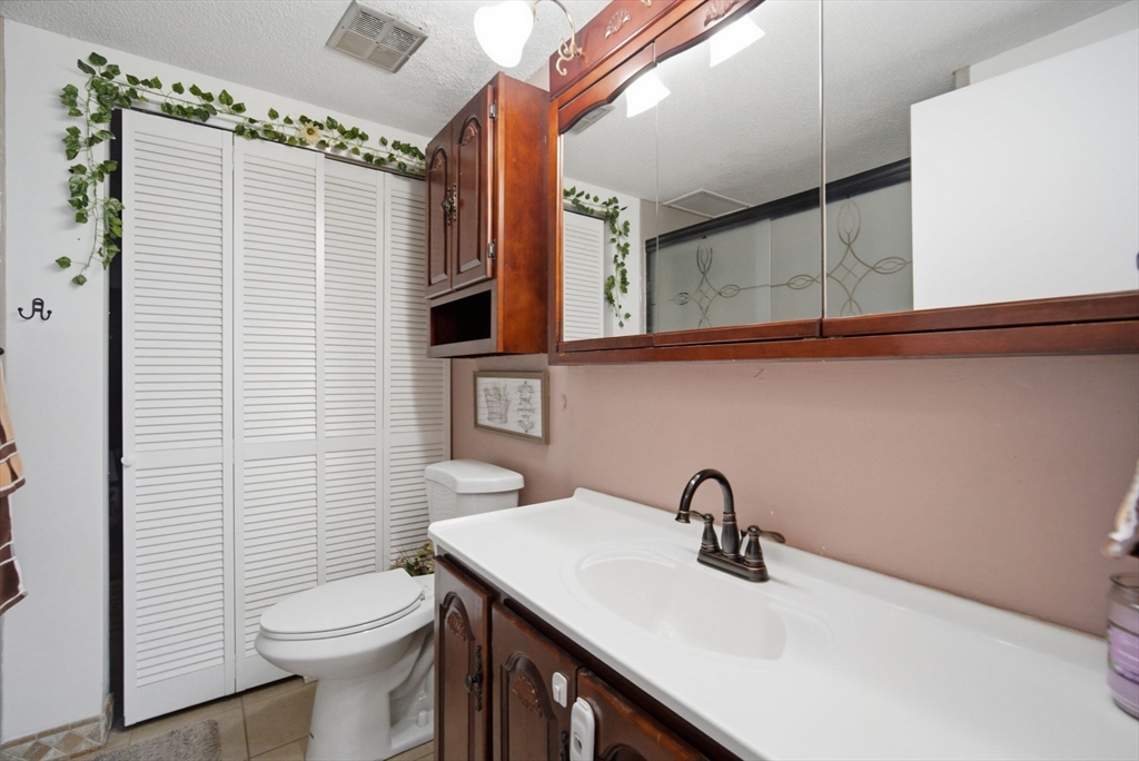201 Nassau Dr # 201