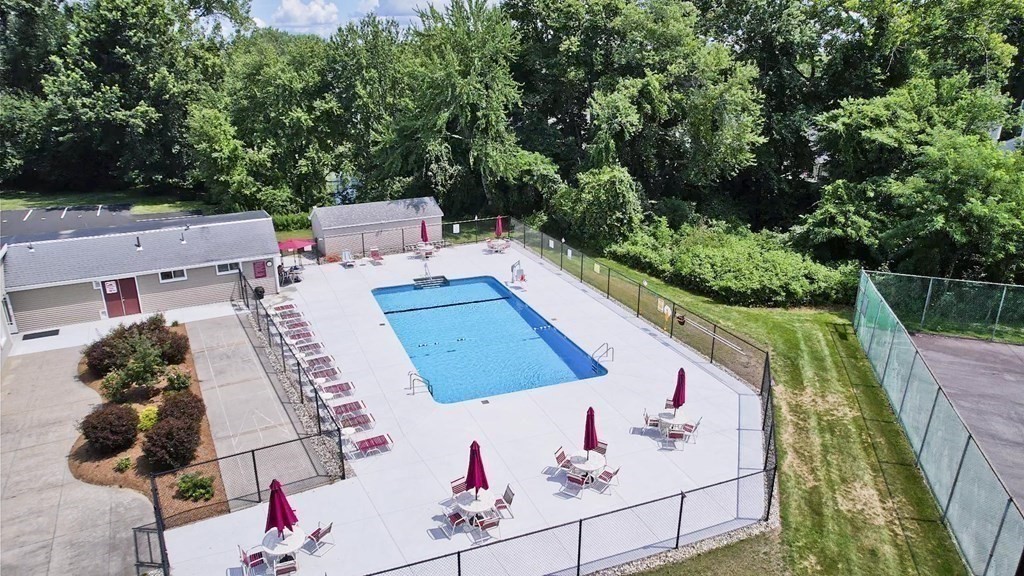 201 Nassau Dr # 201
