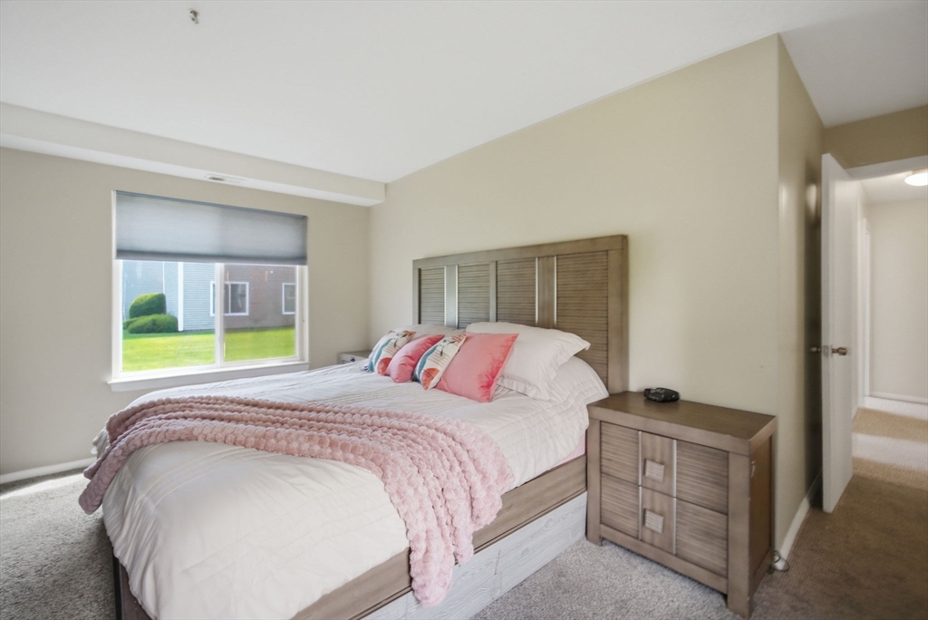 201 Nassau Dr # 201