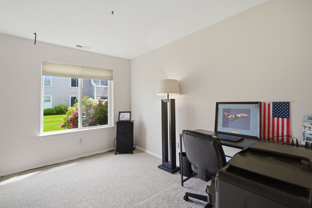 201 Nassau Dr # 201
