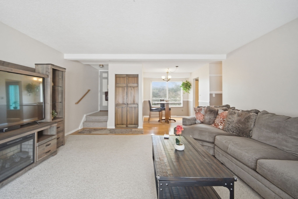 201 Nassau Dr # 201