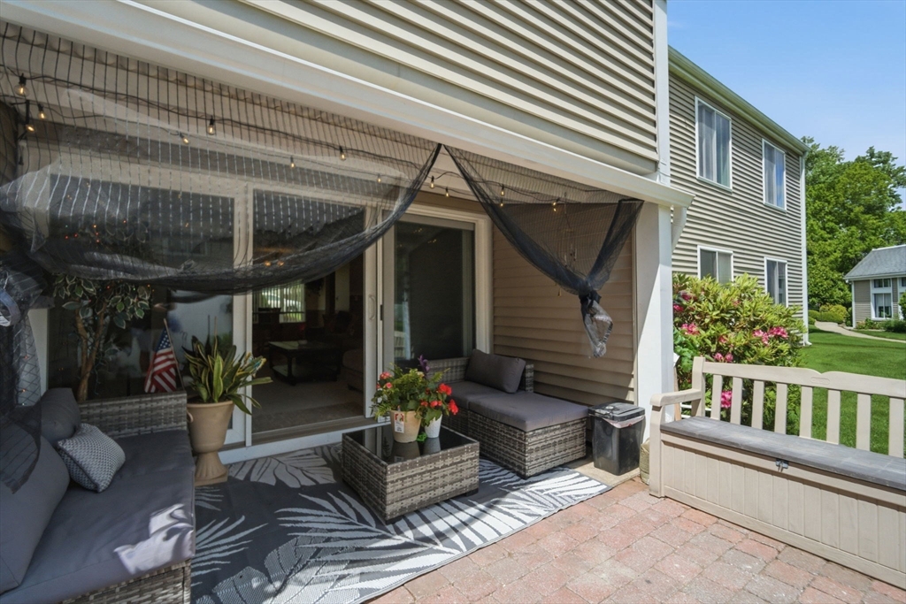 201 Nassau Dr # 201