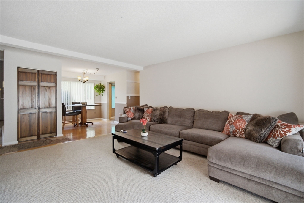 201 Nassau Dr # 201