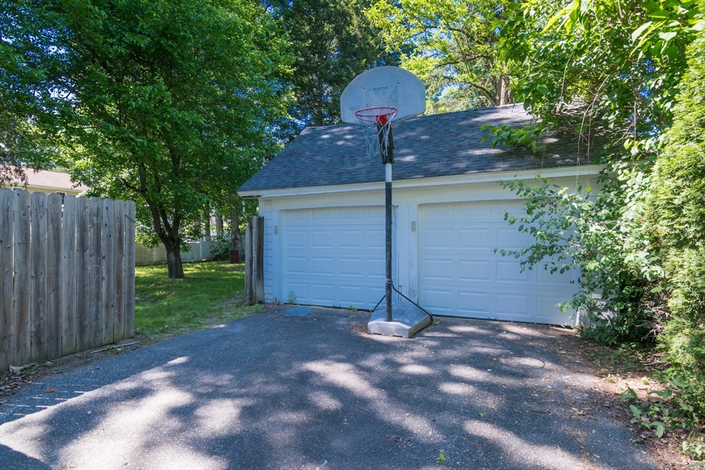 2306 Wilbraham Rd