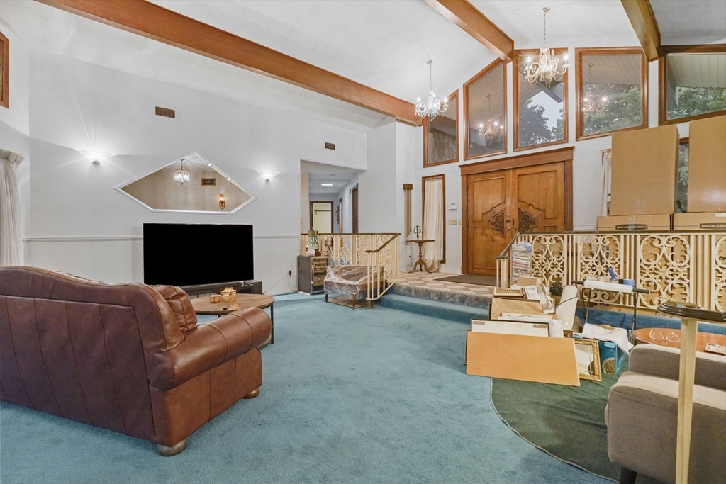 30 Dicsal Ln