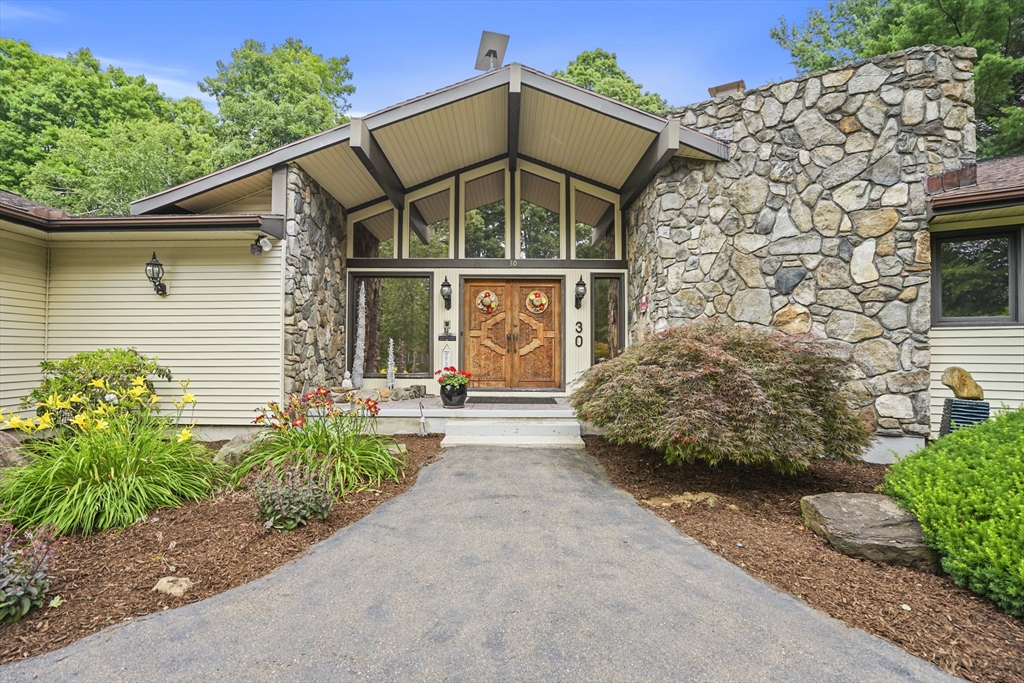 30 Dicsal Ln