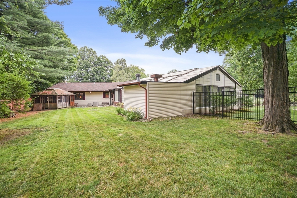 30 Dicsal Ln