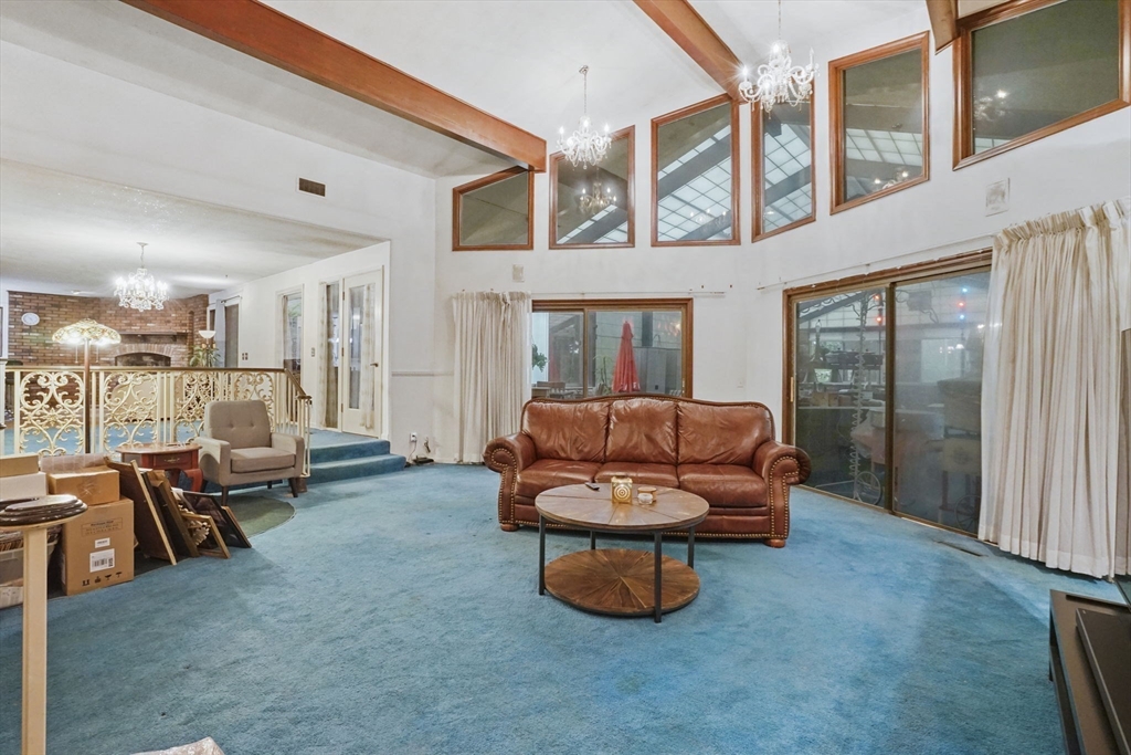 30 Dicsal Ln