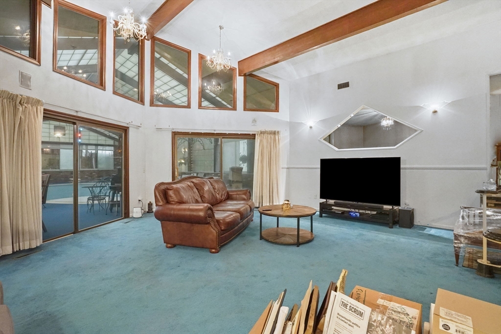 30 Dicsal Ln