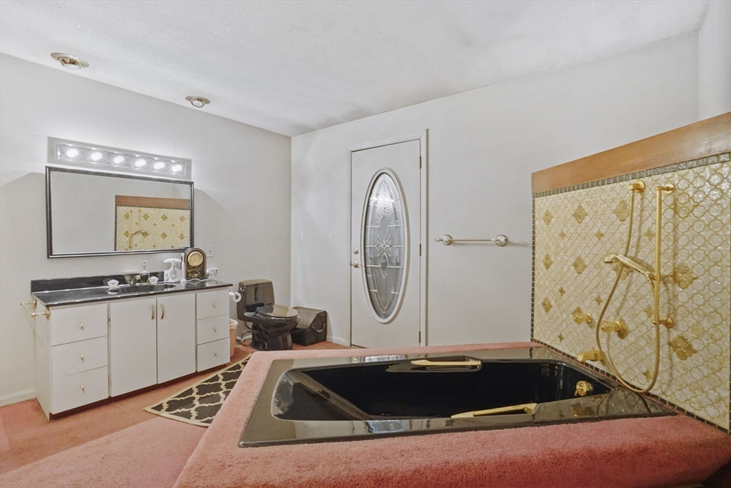 30 Dicsal Ln